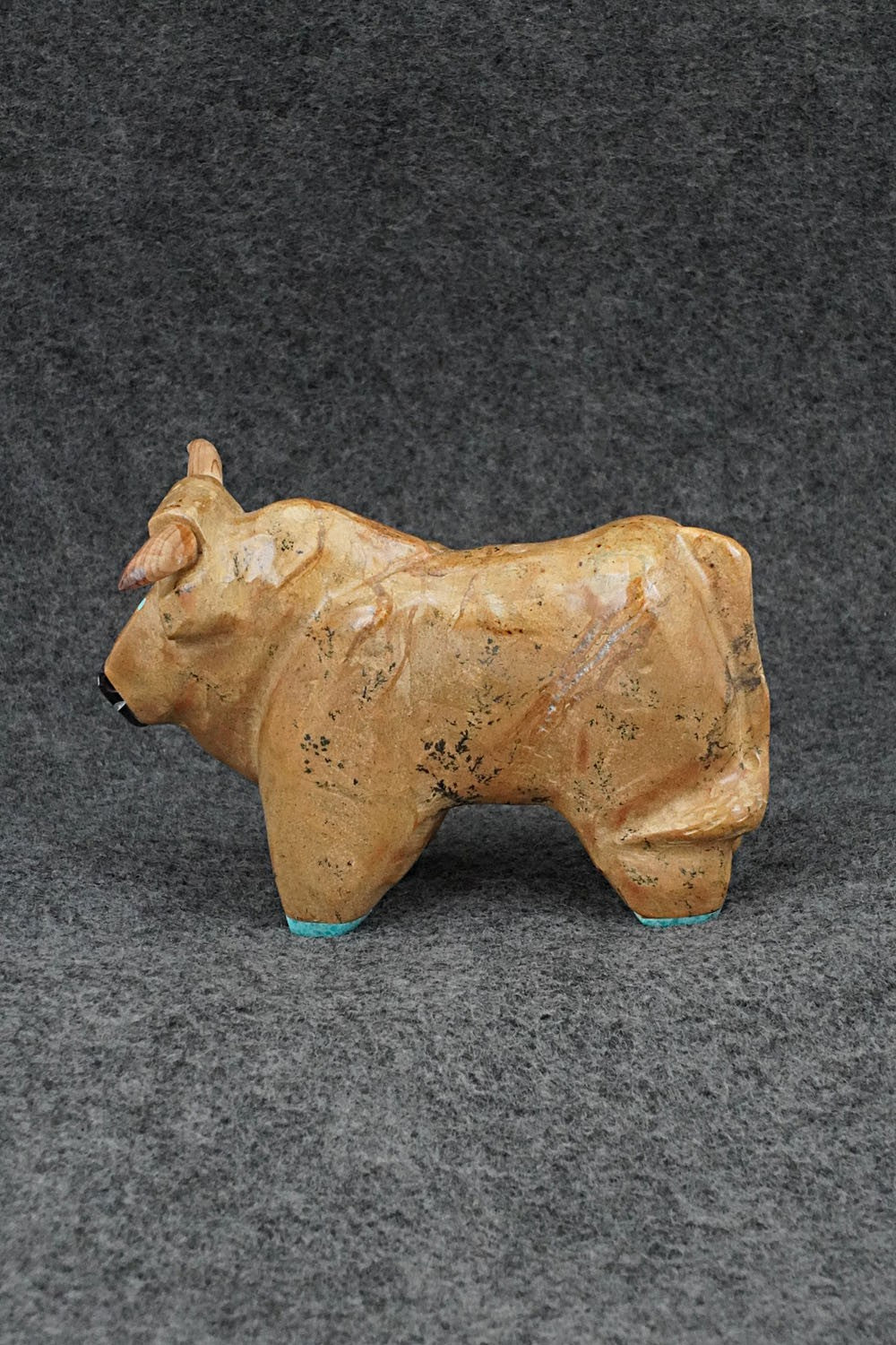 Bull Zuni Fetish Carving - Freddie Leekya