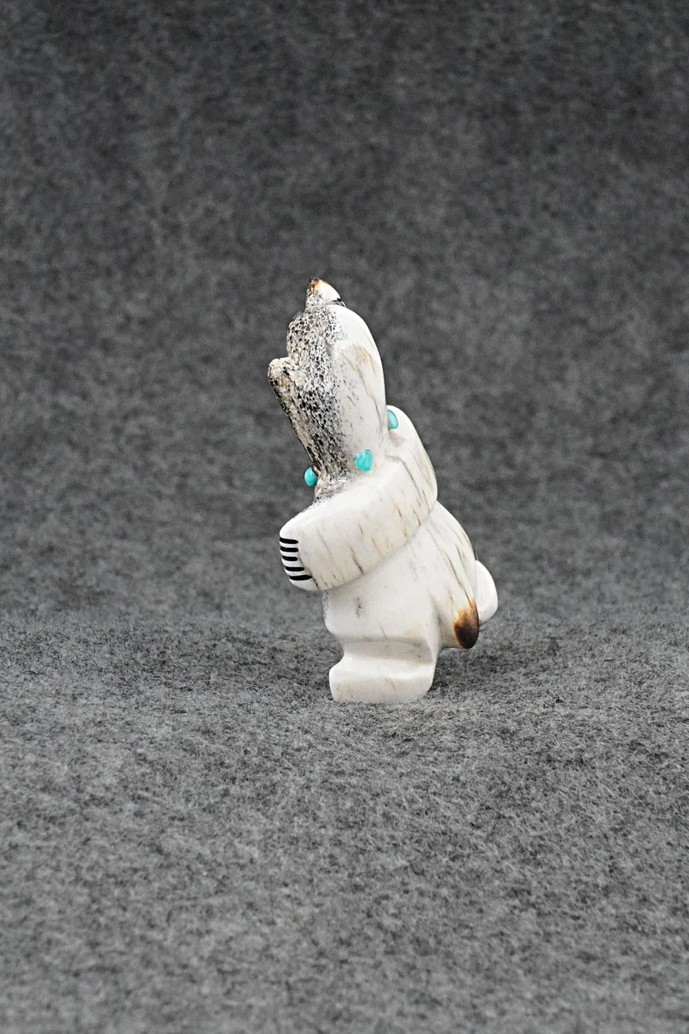 Bear Zuni Fetish Carving - Claudia Peina