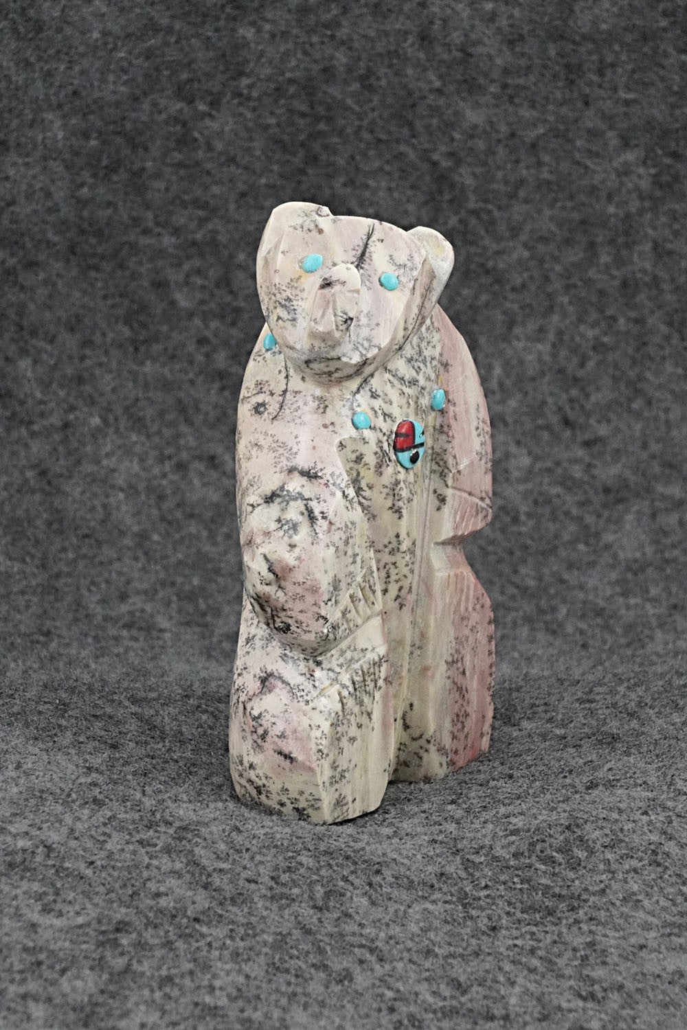 Bear Zuni Fetish Carving - Danette Laate