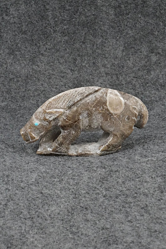 Hog Zuni Fetish Carving - Derrick Kammasee