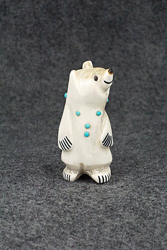 Bear Zuni Fetish Carving - Claudia Peina