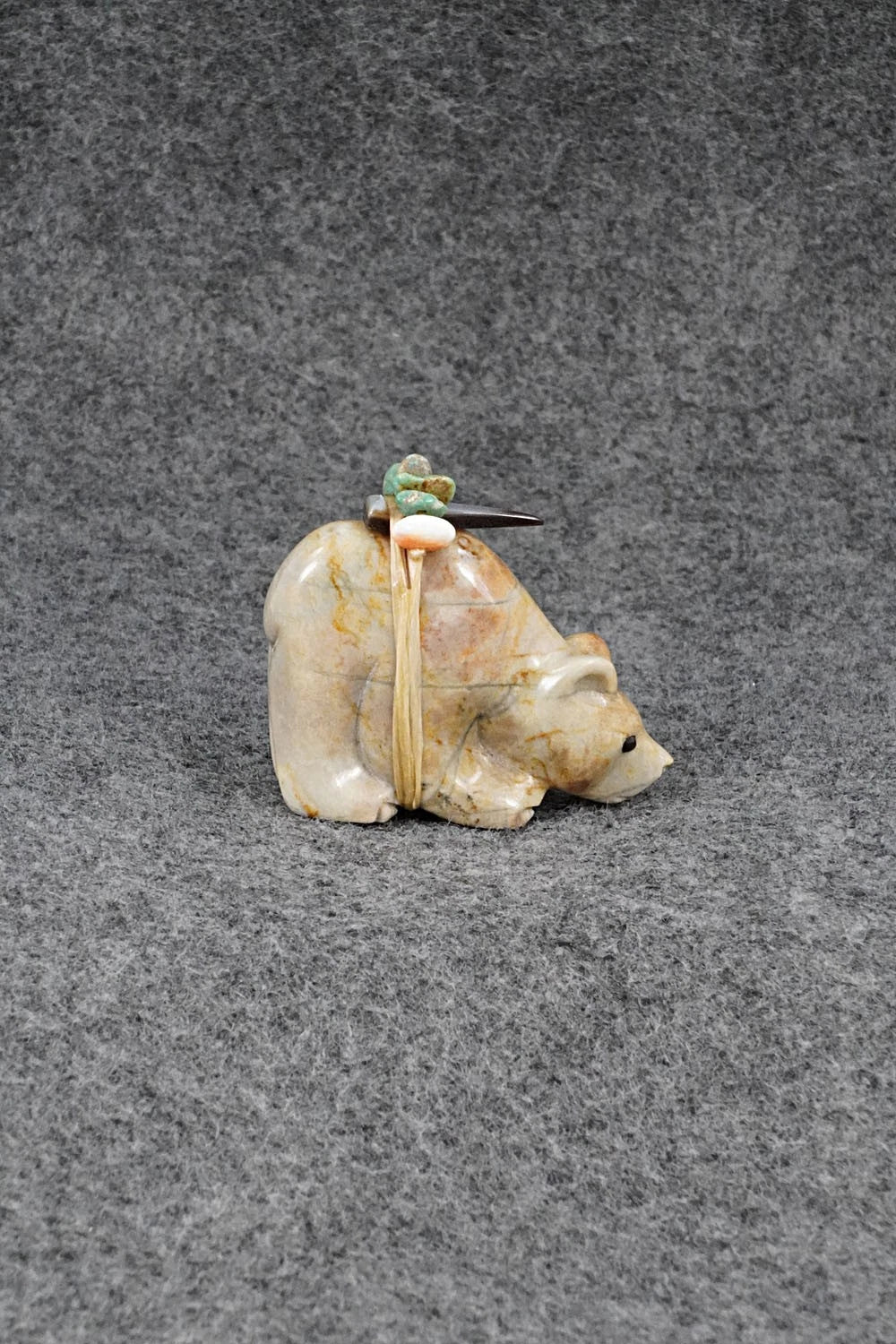 Bear Zuni Fetish Carving - Randy Lucio