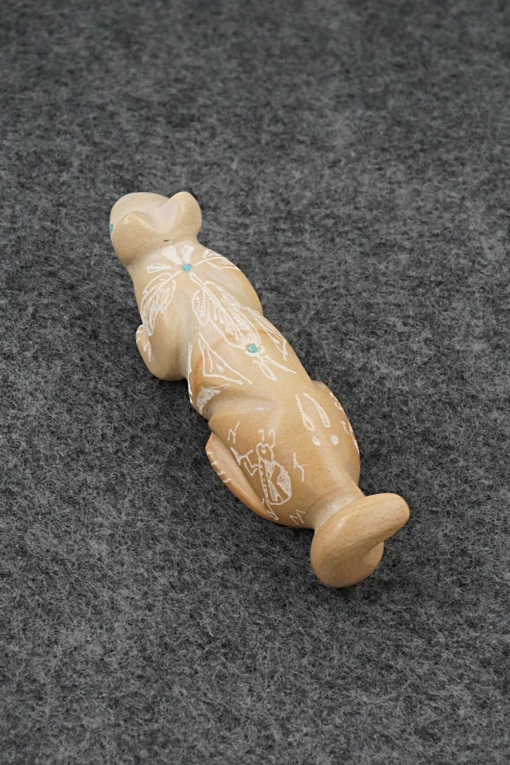Mountain Lion Zuni Fetish Carving - Adrian Cachini