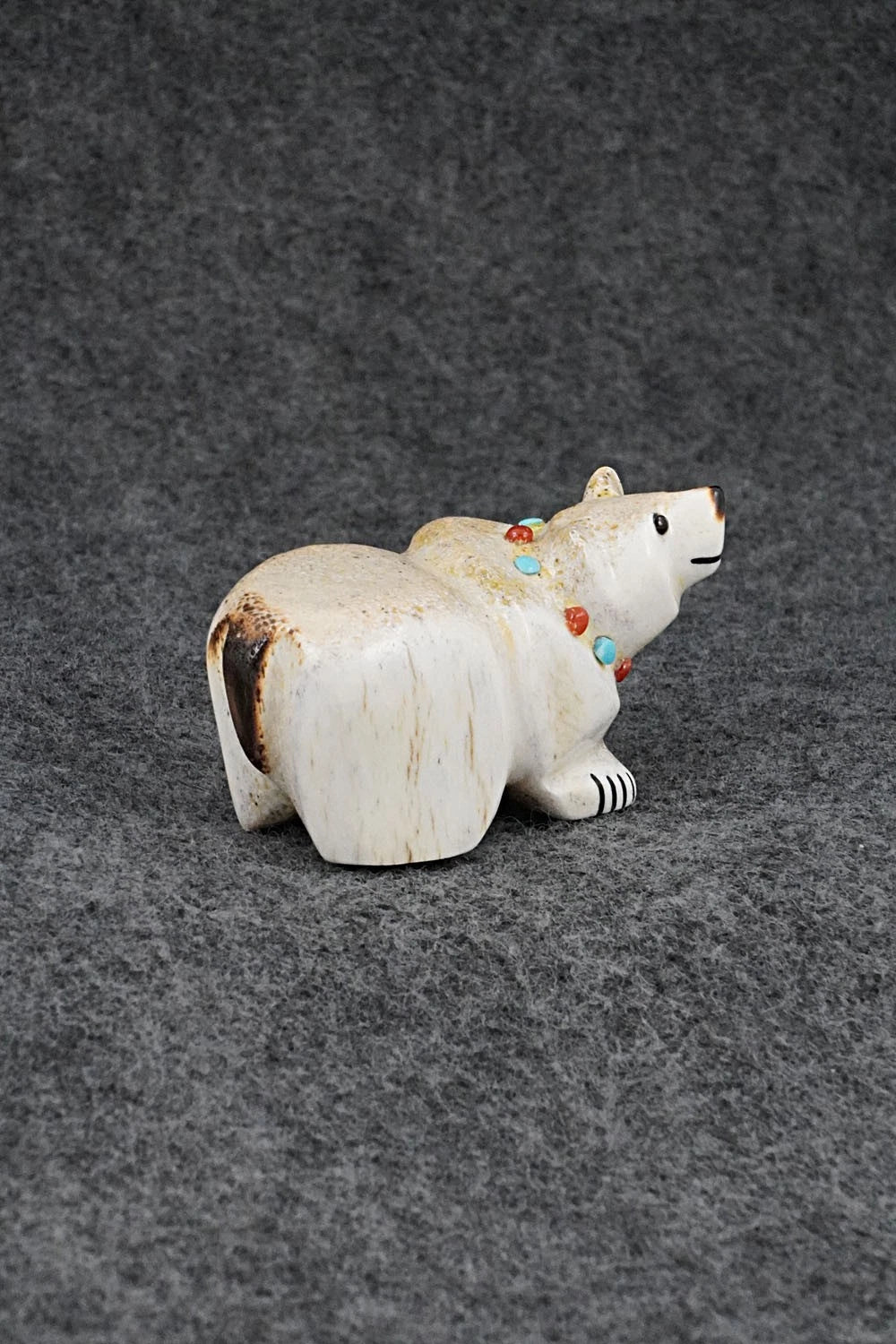 Bear Zuni Fetish Carving - Claudia Peina