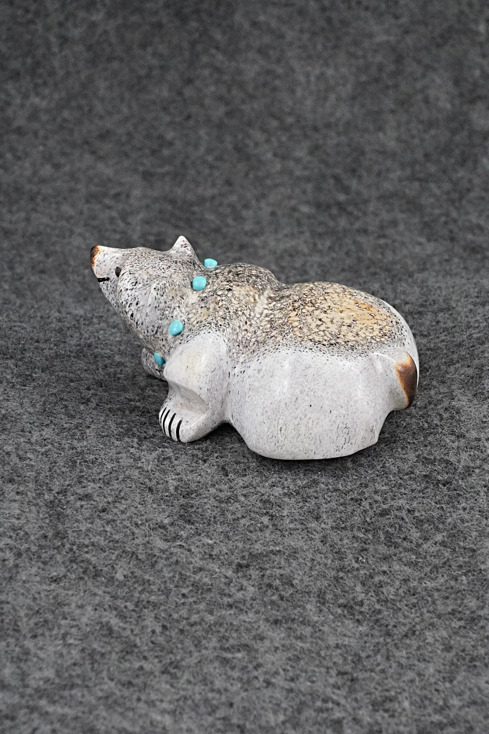 Bear Zuni Fetish Carving - Claudia Peina