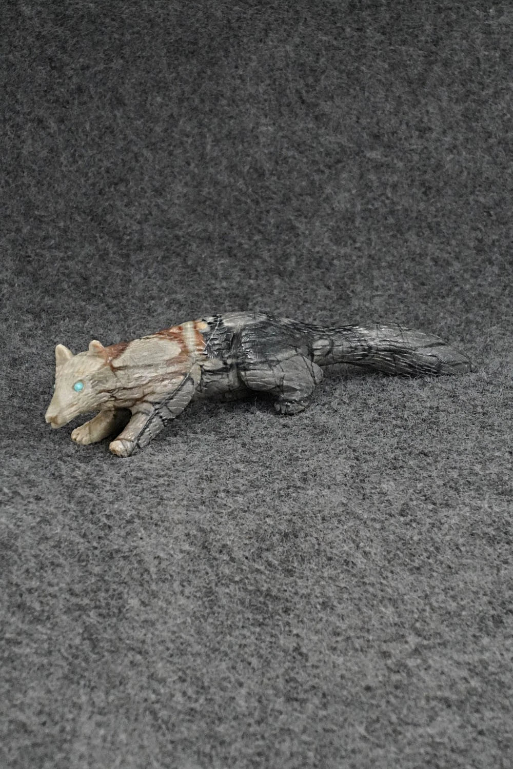 Wolf Zuni Fetish Carving - Lance Cheama