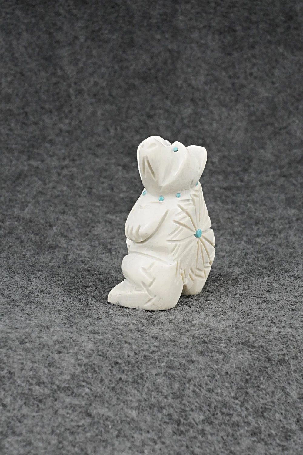 Bear Zuni Fetish Carving - Adrian Cachini