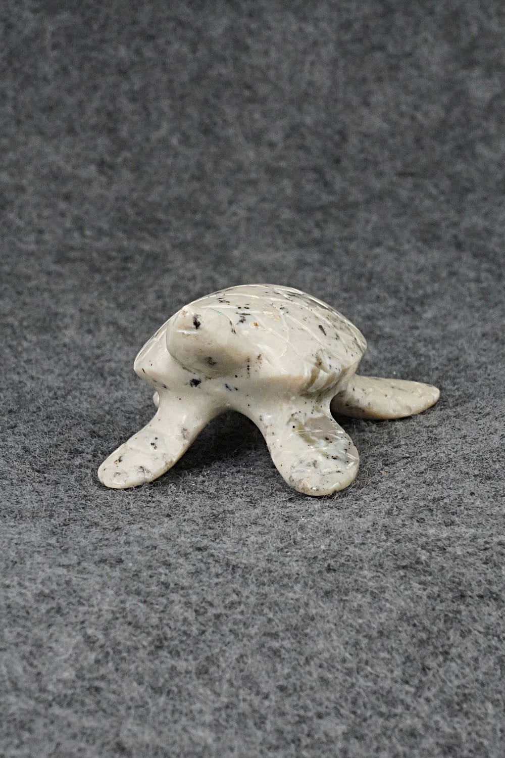 Turtle Zuni Fetish Carving - Joseph Quam