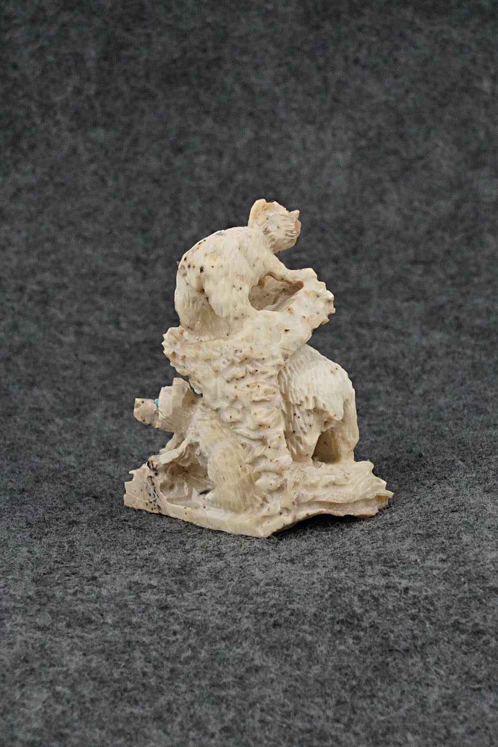 Bears Zuni Fetish Carving - Adrian Cachini