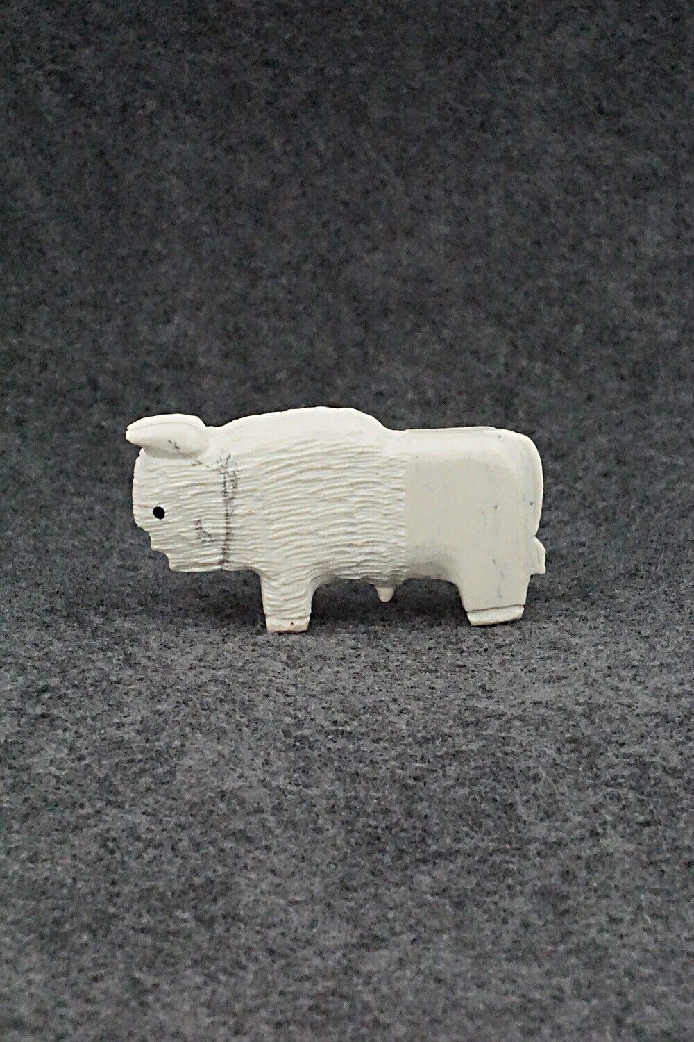 Buffalo Zuni Fetish Carving - Jesus Espino