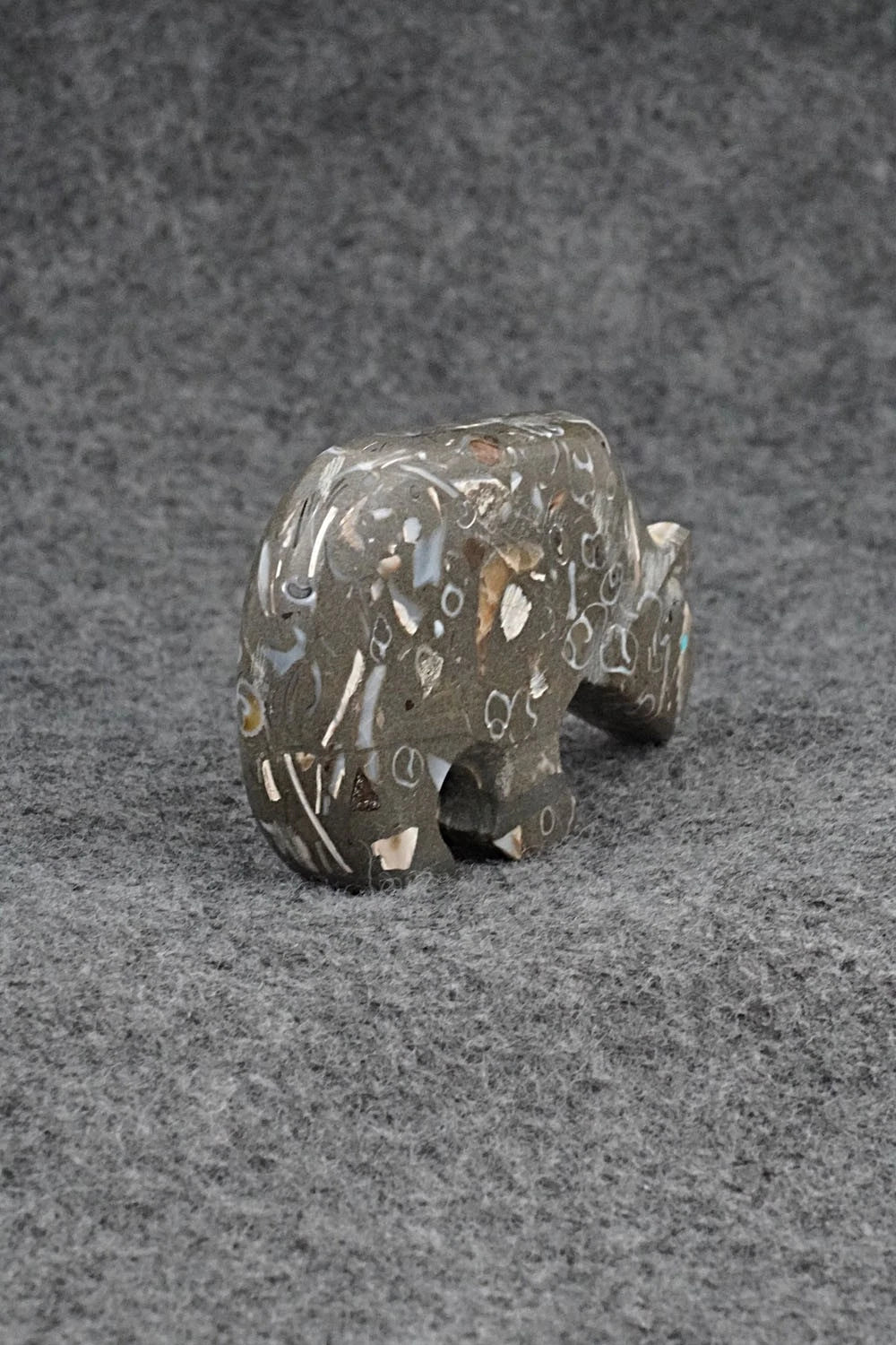 Bear Zuni Fetish Carving - Fernando Laiwakete