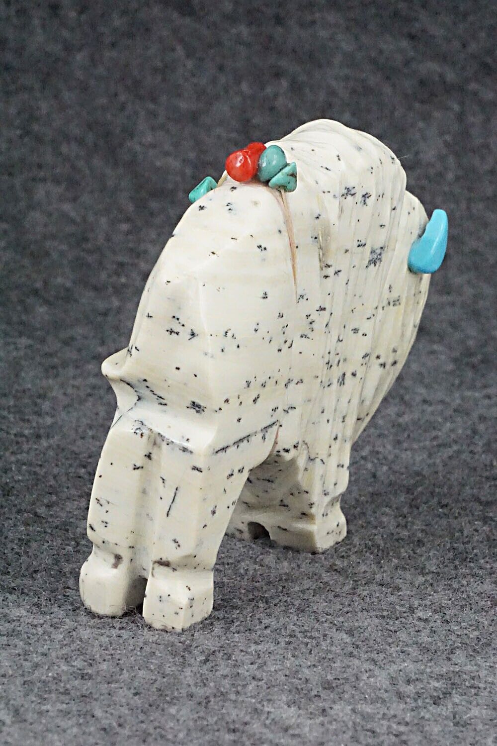 Buffalo Zuni Fetish Carving - Kevin Quam