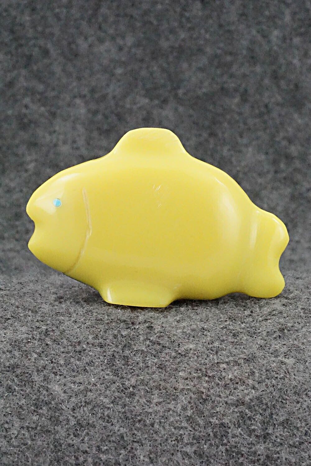 Fish Zuni Fetish Carving - Daphne Quam