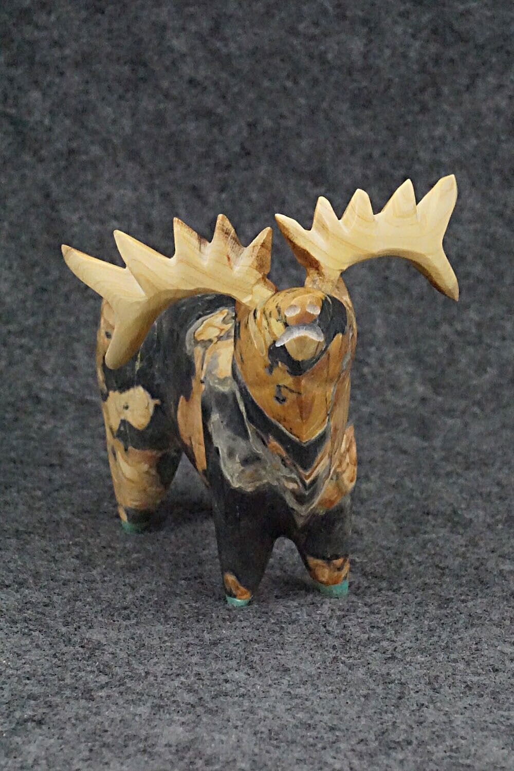 Elk Zuni Fetish Carving - Enrike Leekya