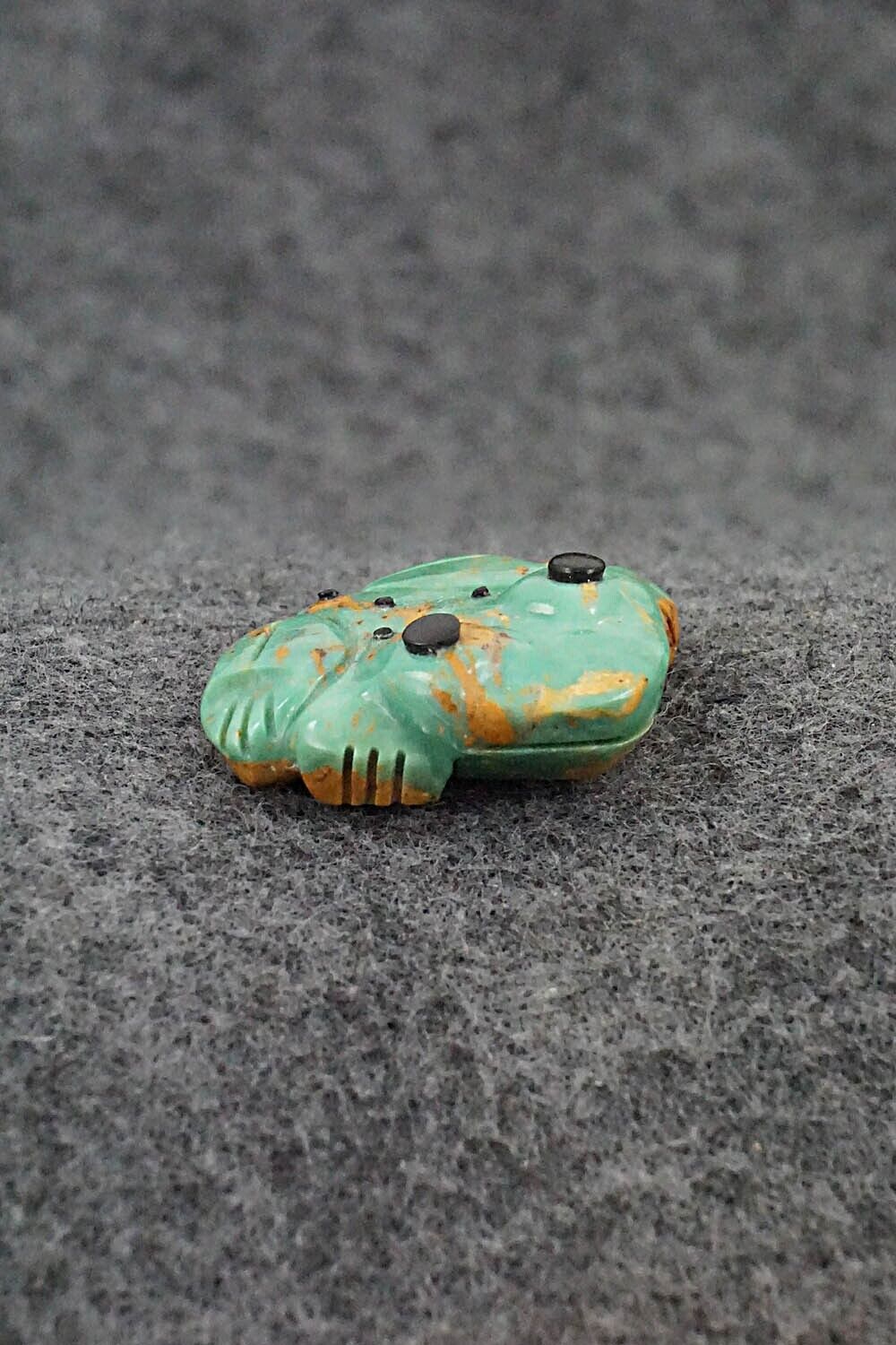 Frog Zuni Fetish Carving - Reynold Lunasee