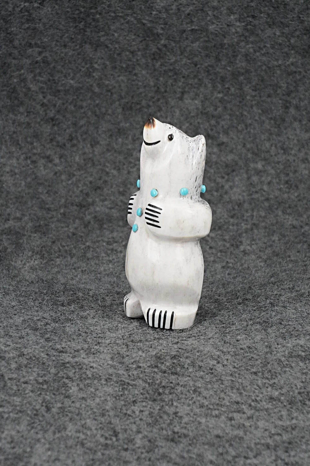 Bear Zuni Fetish Carving - Claudia Peina