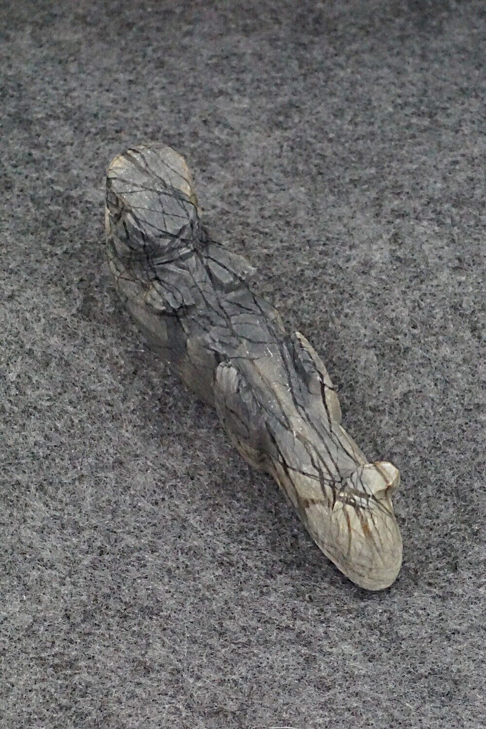 Otter Zuni Fetish Carving - Tony Mackel