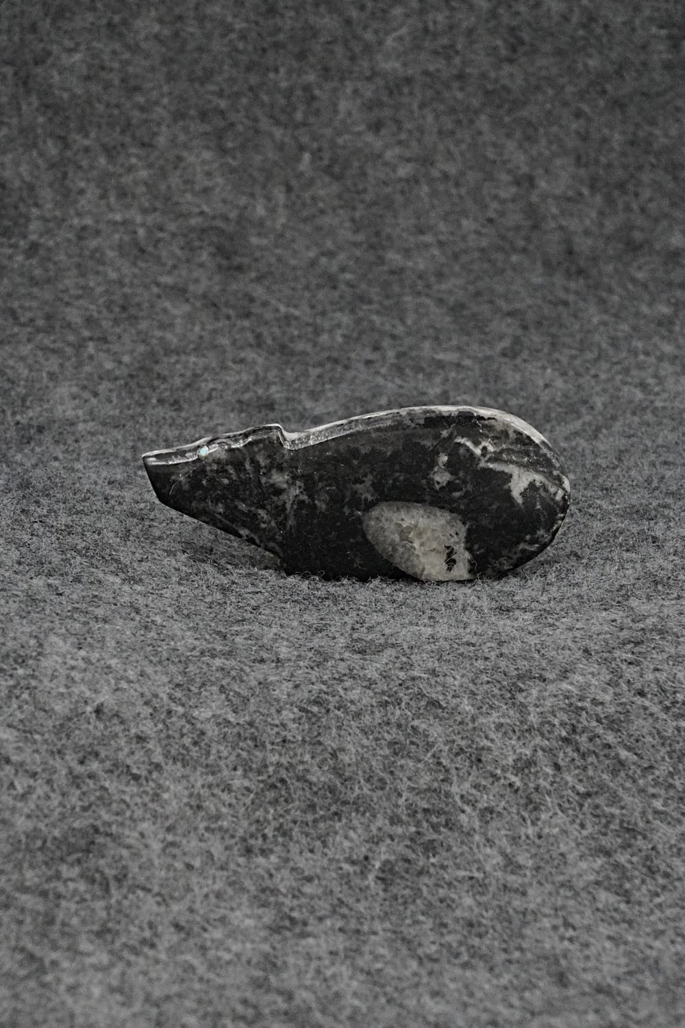 Bear Zuni Fetish Carving - Abby Quam Panteah