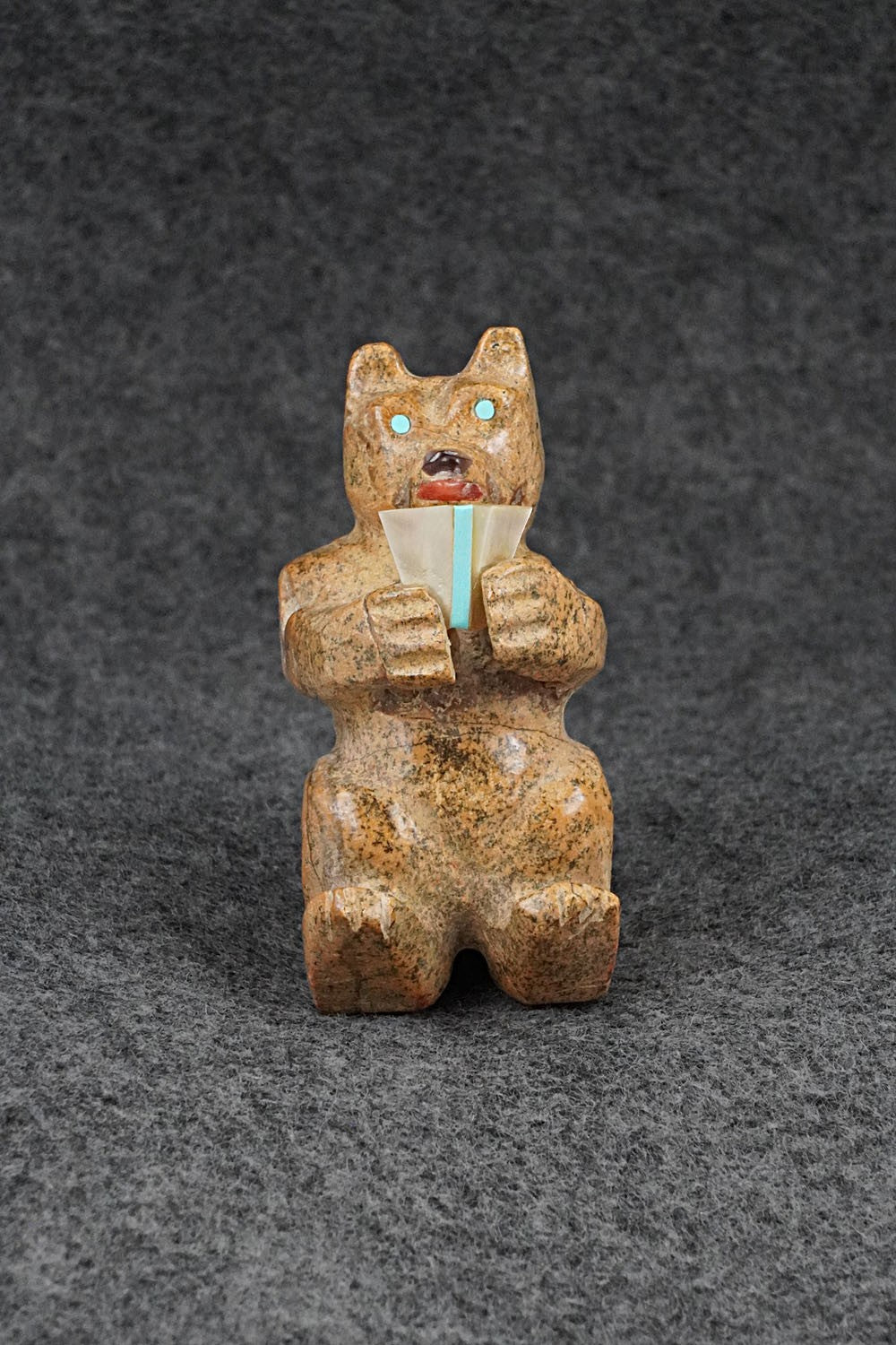 Bear Zuni Fetish Carving - Freddie Leekya