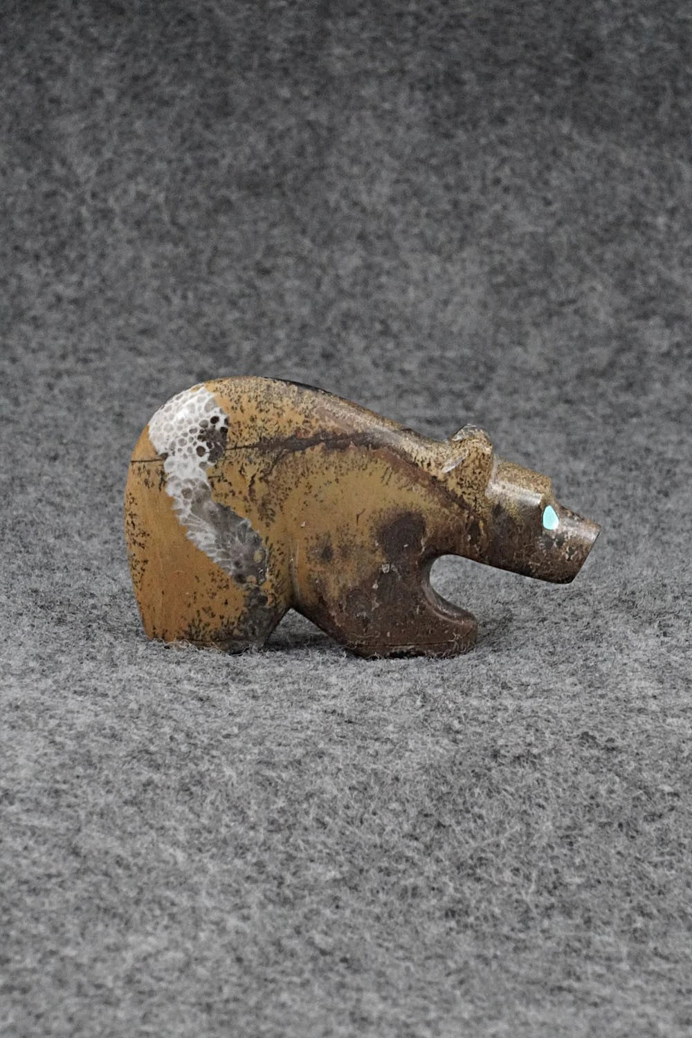 Bear Zuni Fetish Carving - Donovan Laiwakete