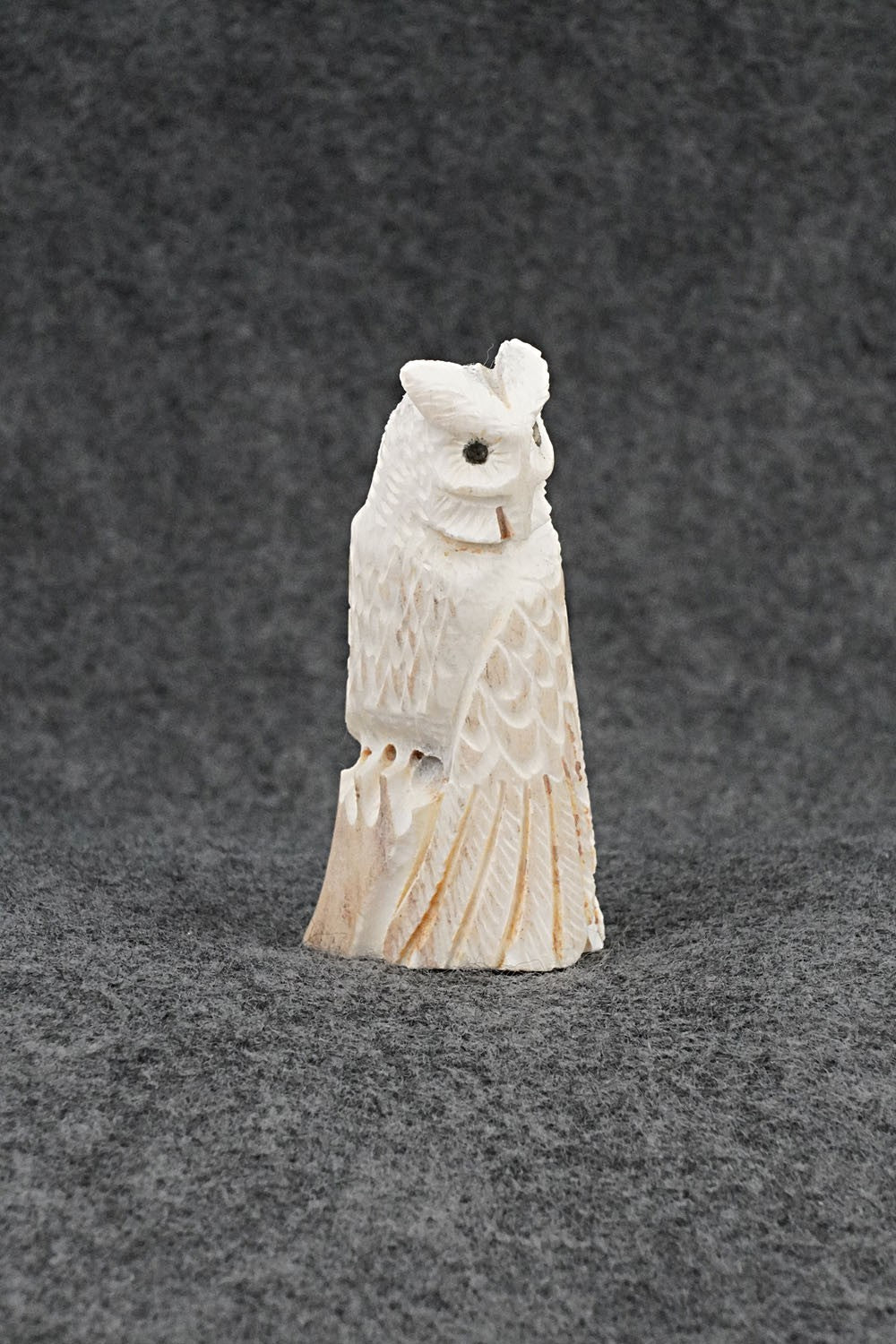 Owl Zuni Fetish Carving - Elton Kaamasee