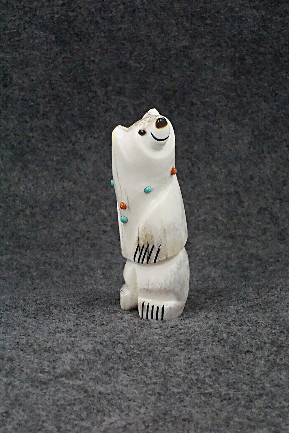 Bear Zuni Fetish Carving - Claudia Peina