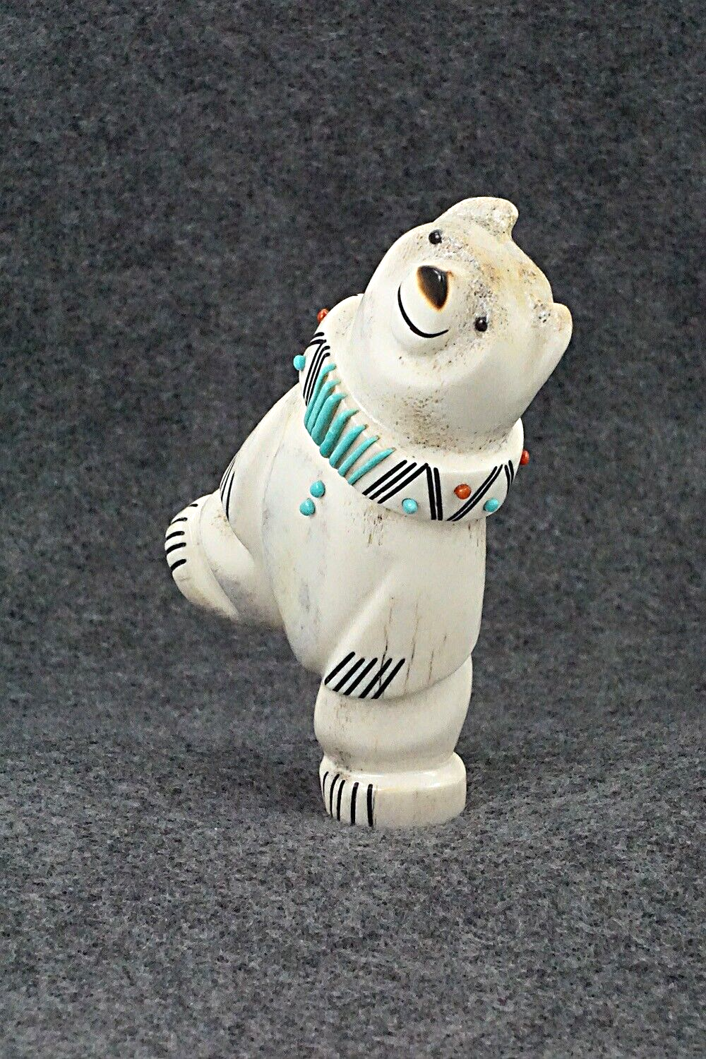 Bear Zuni Fetish Carving - Claudia Peina