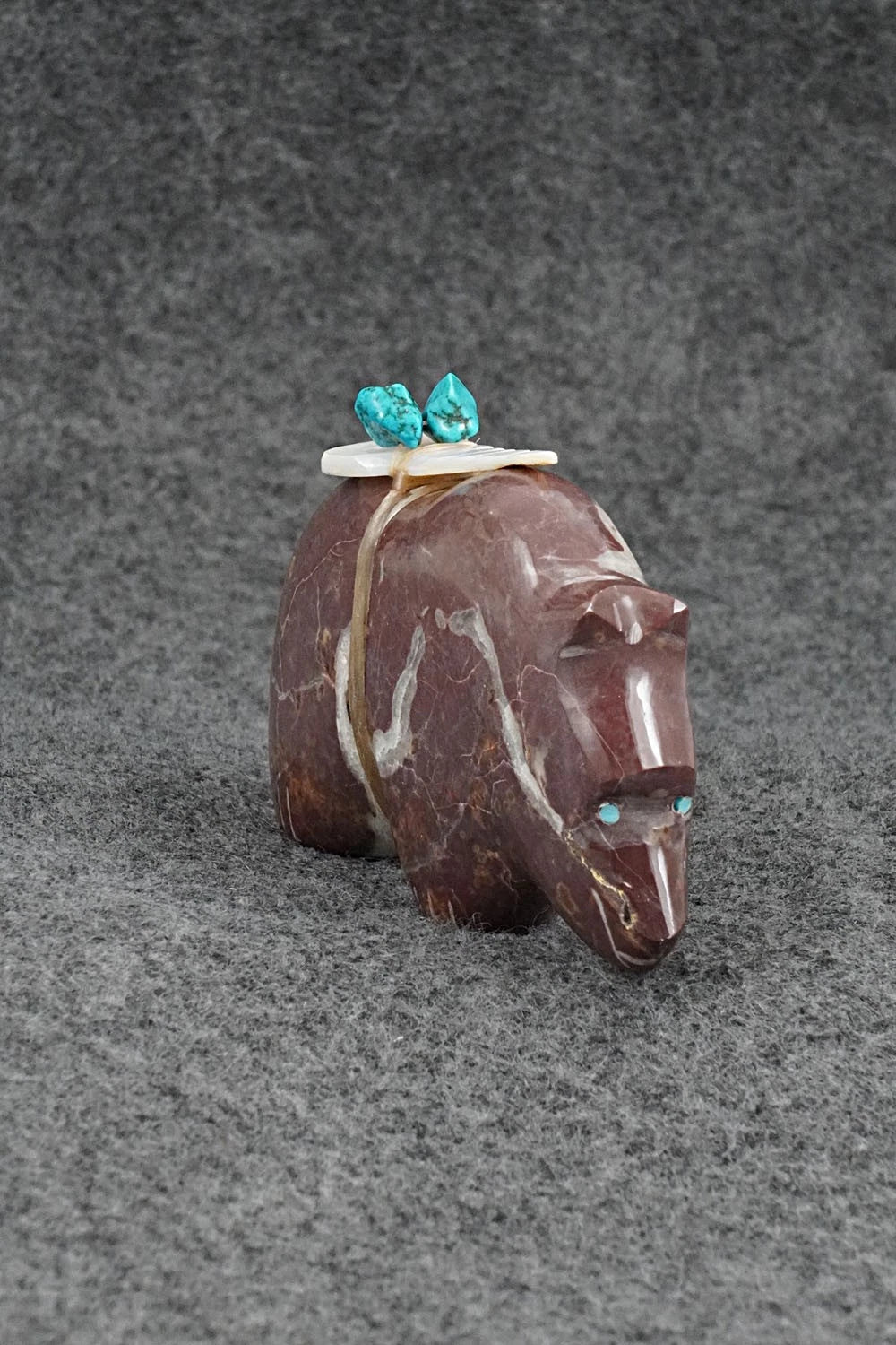 Bear Zuni Fetish Carving - Daphne Quam