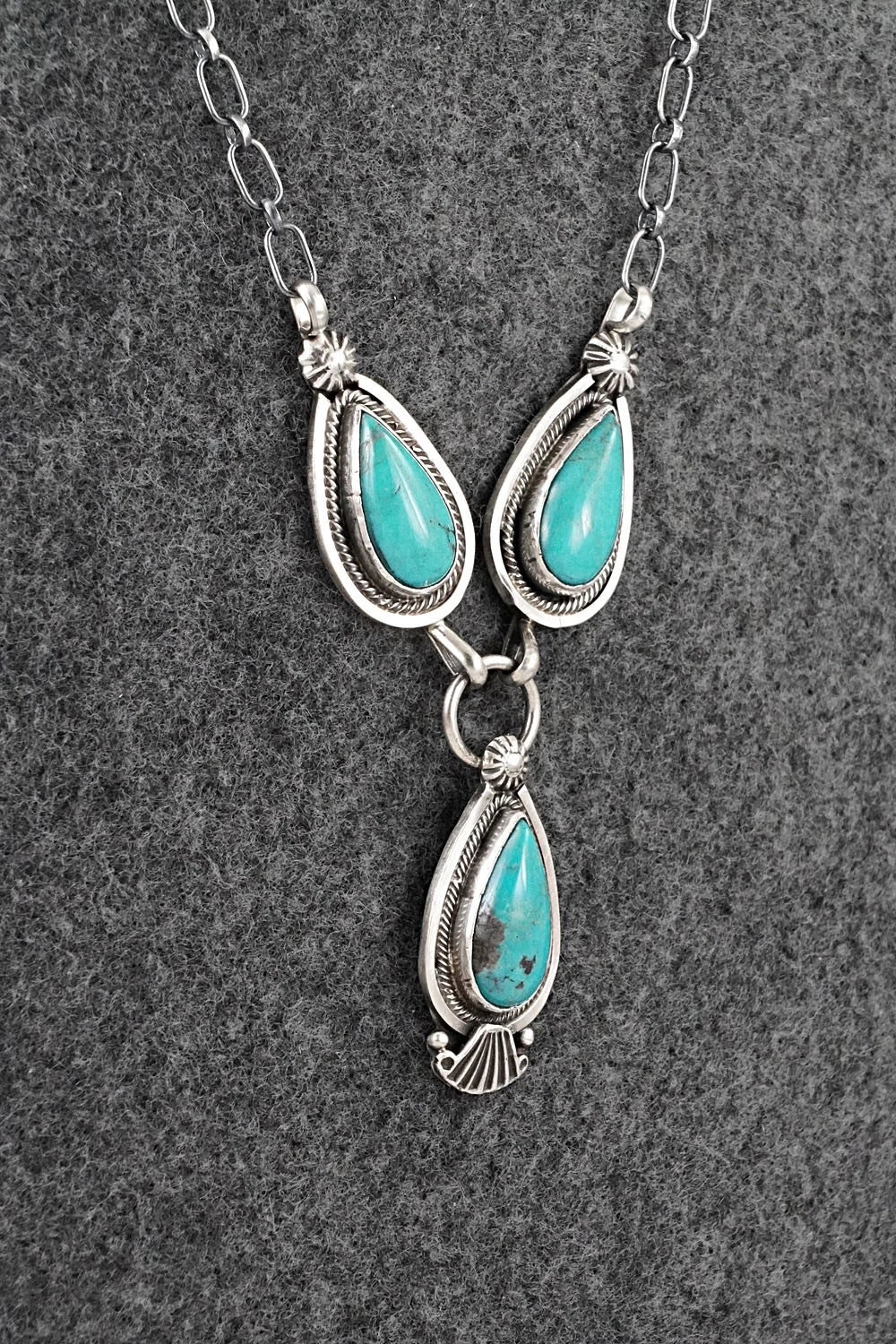 Turquoise & Sterling Silver Necklace - Verley Betone