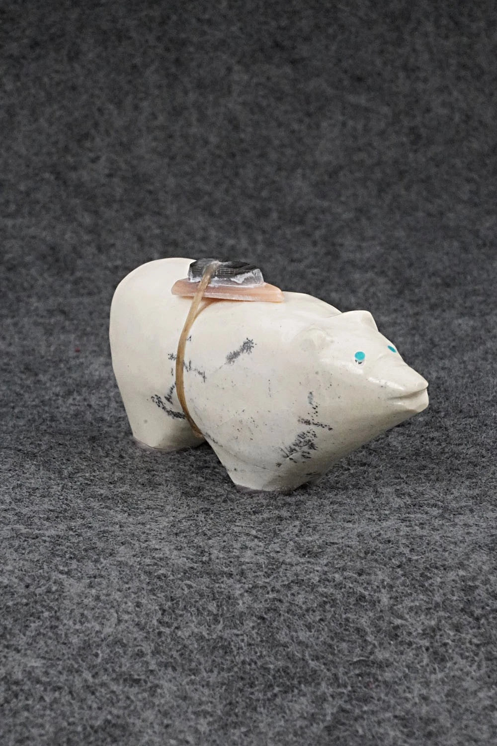Bear Zuni Fetish Carving - Delvin Leekya