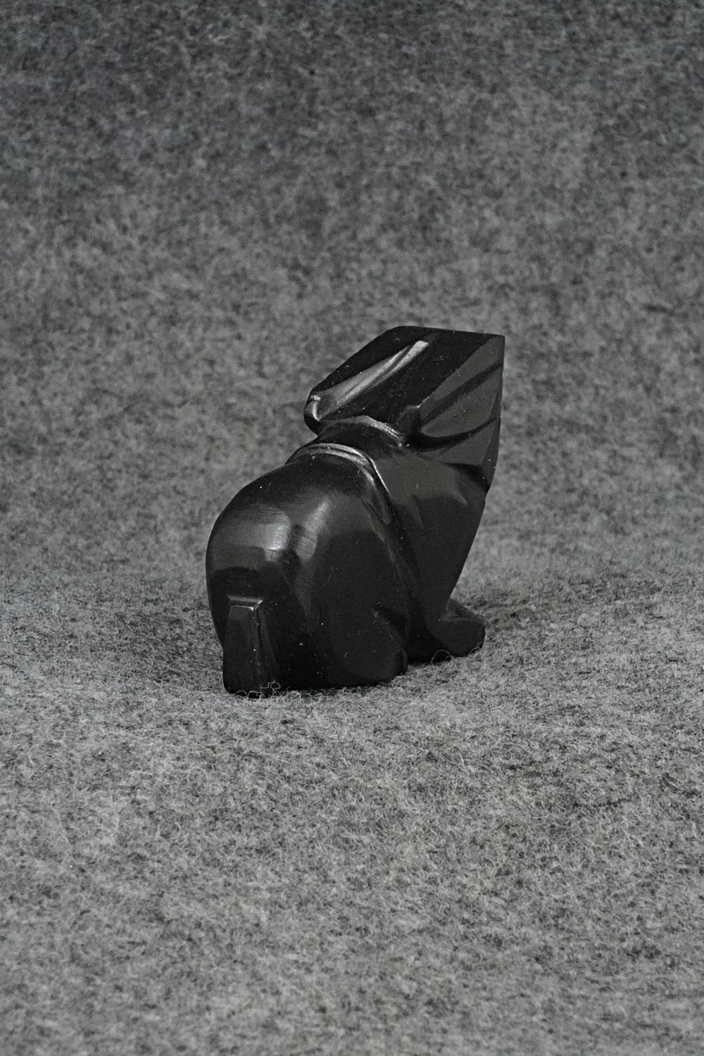 Rabbit Zuni Fetish Carving - Tony Mackel