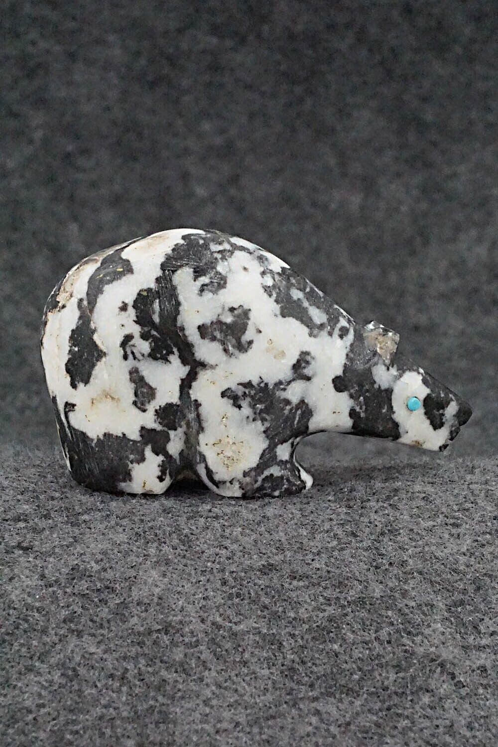 Bear Zuni Fetish Carving - Ronnie Lunasee