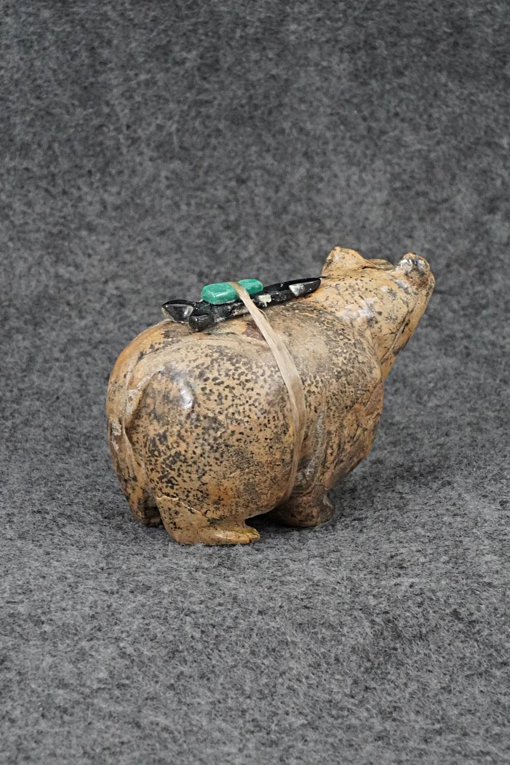 Bear Zuni Fetish Carving - Freddie Leekya