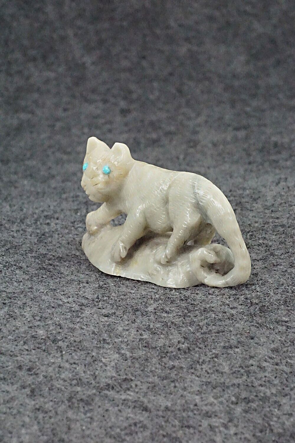Mountain Lion Zuni Fetish Carving - David Cheama