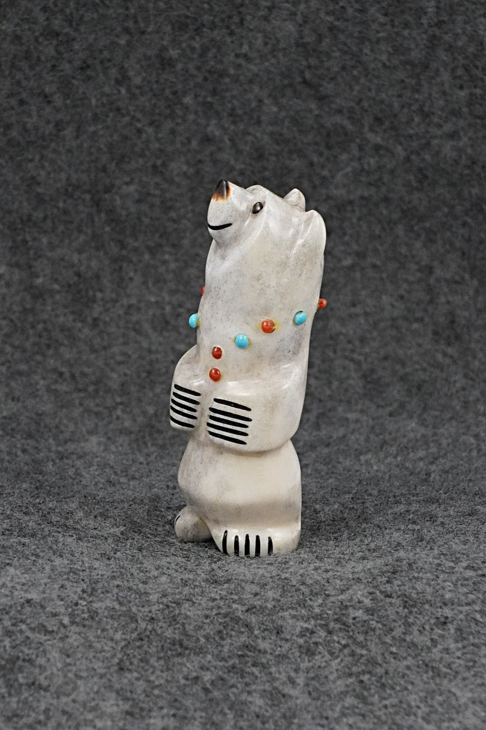 Bear Zuni Fetish Carving - Claudia Peina