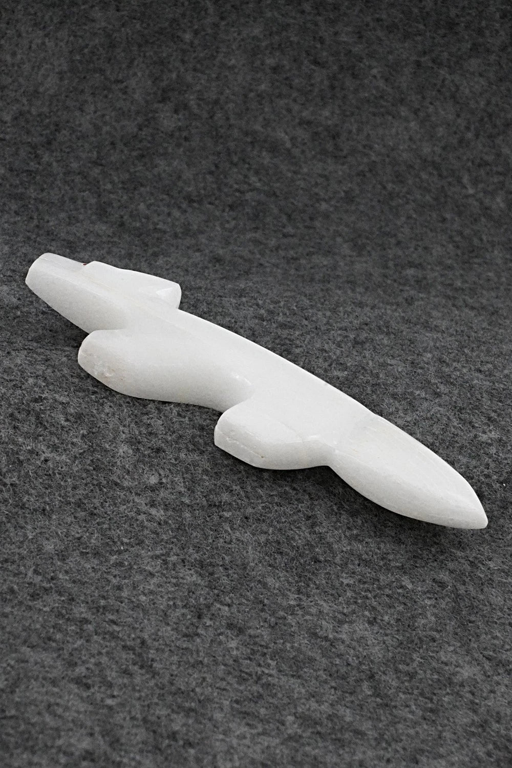 Wolf Zuni Fetish Carving - Kenric Laiwakete