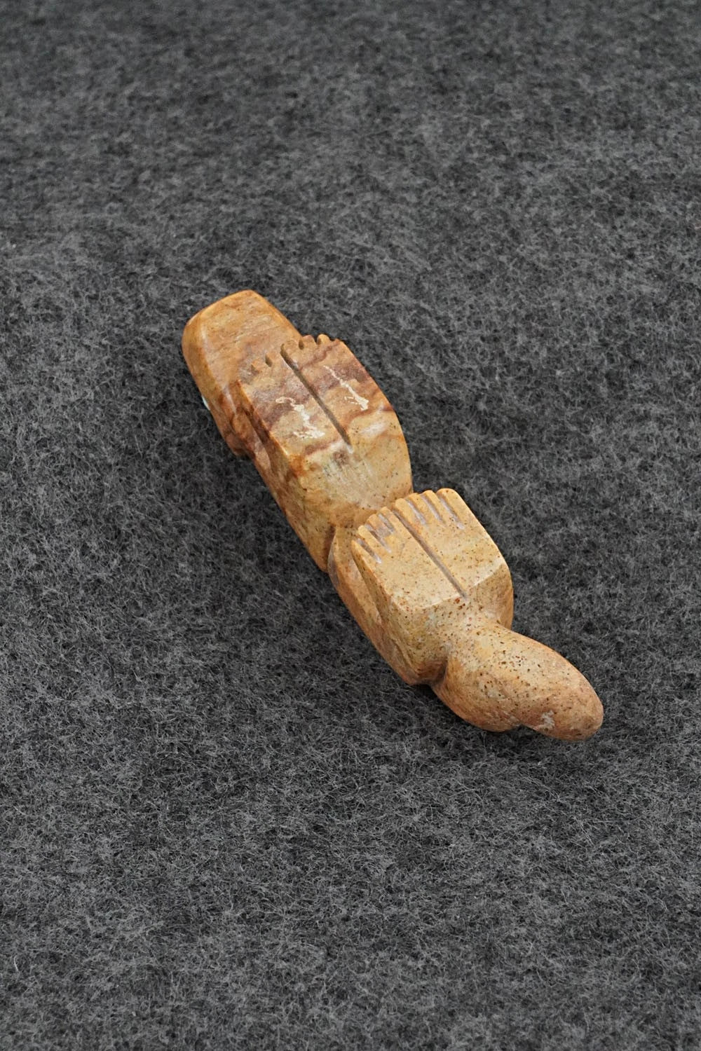 Mountain Lion Zuni Fetish Carving - Reynold Lunasee