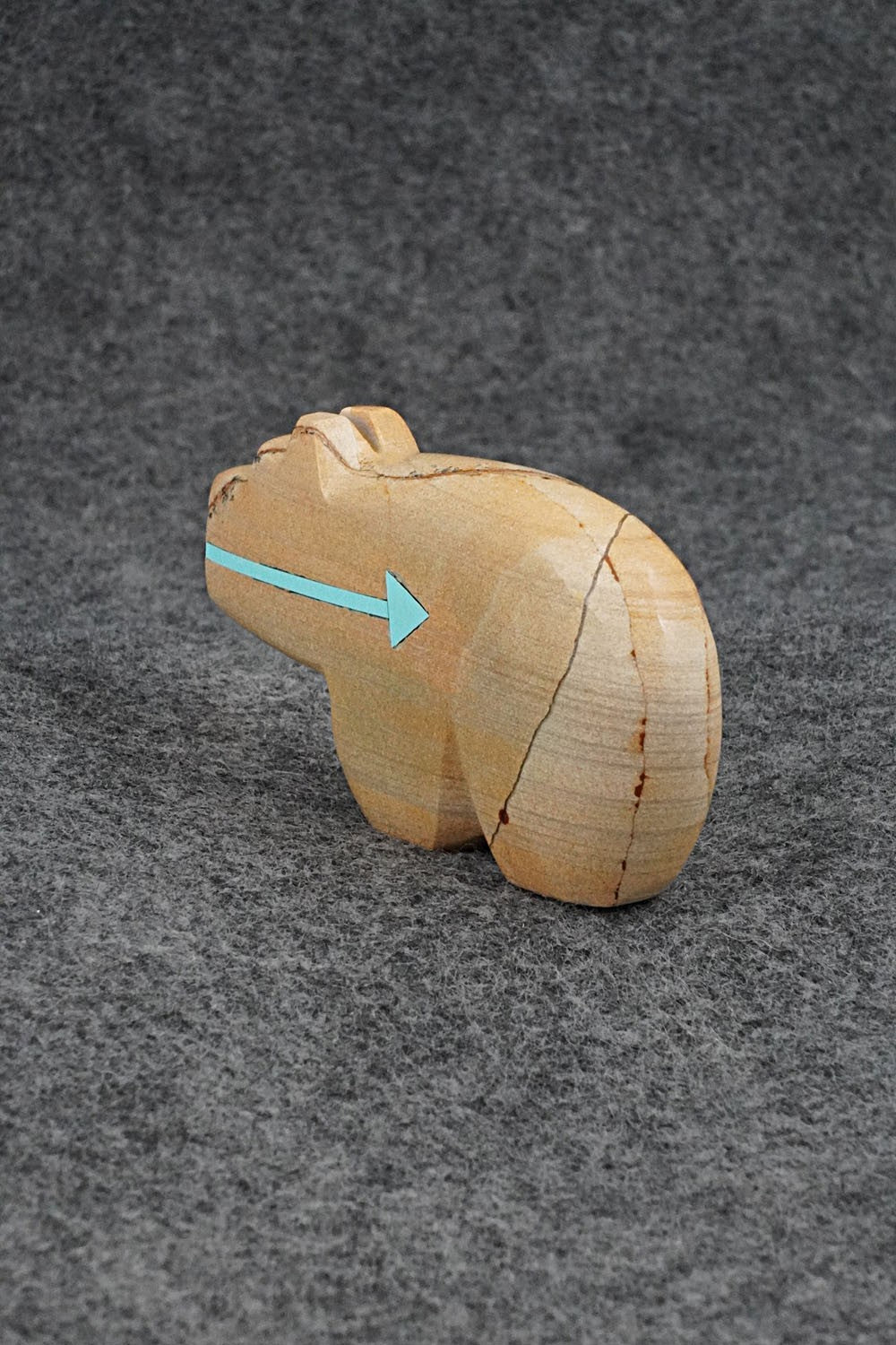 Bear Zuni Fetish Carving - Bernard Laiwakete