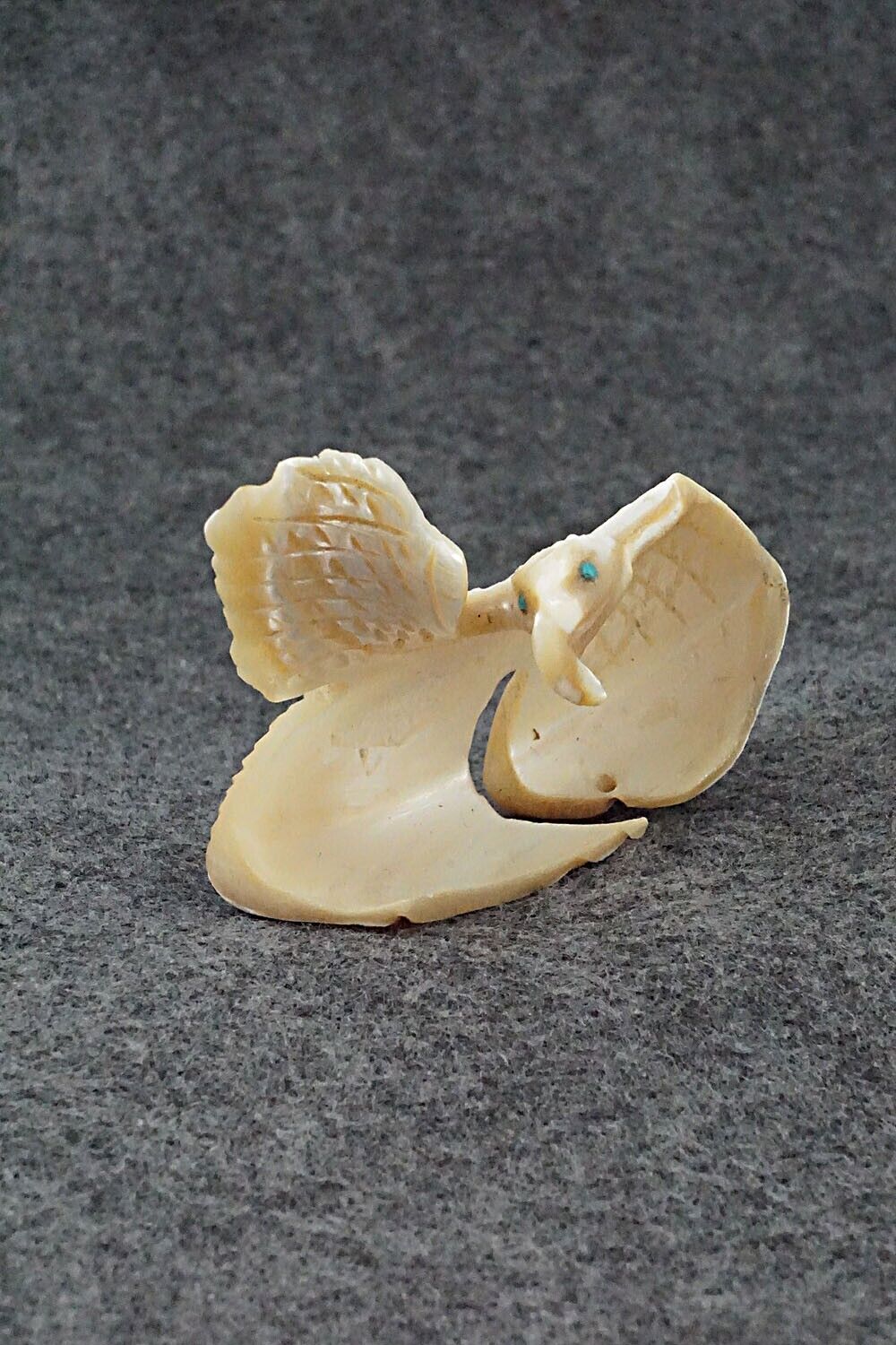 Eagle Zuni Fetish Carving - Wilfred Cheama