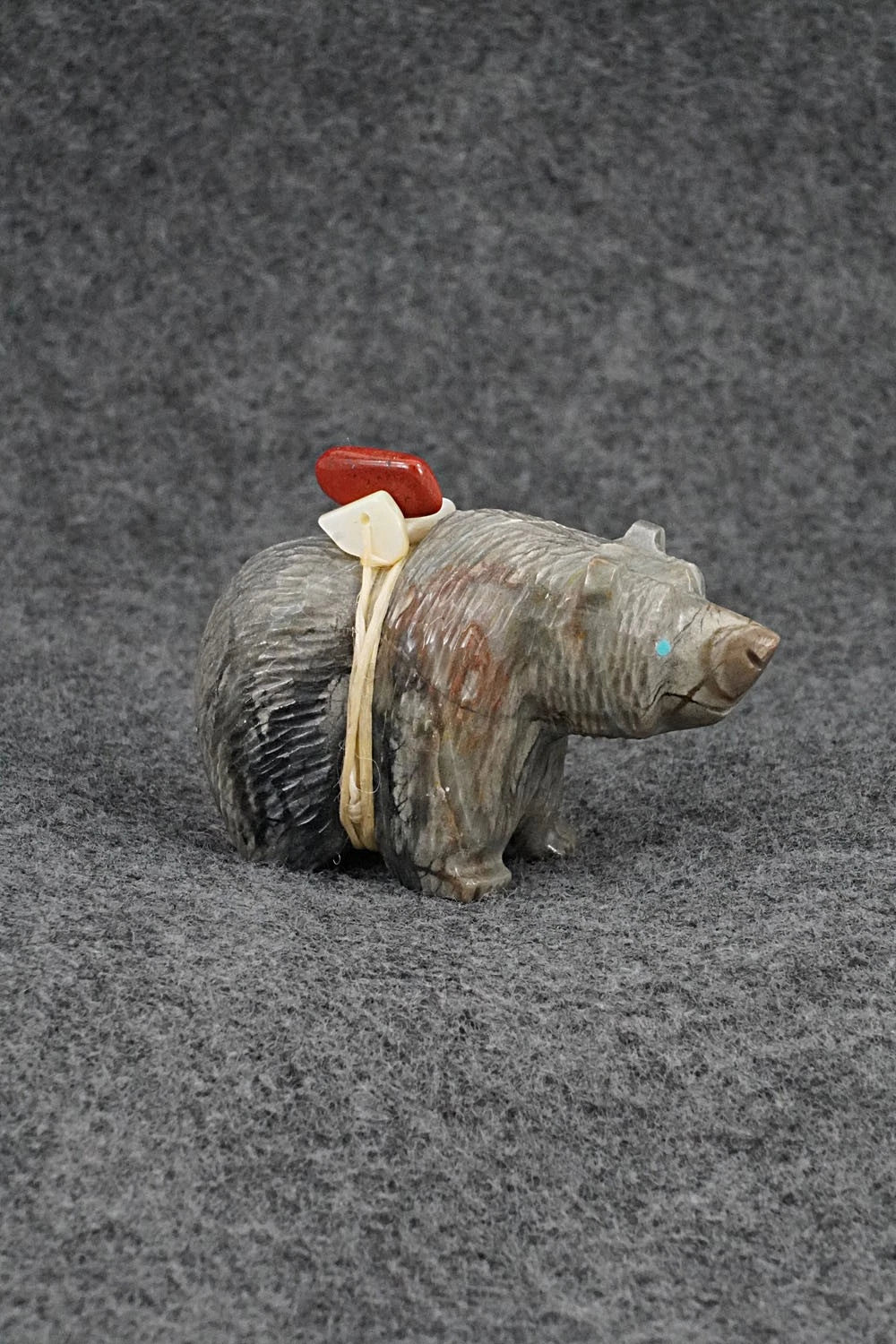 Bear Zuni Fetish Carving - Farlan & Paulette Quam