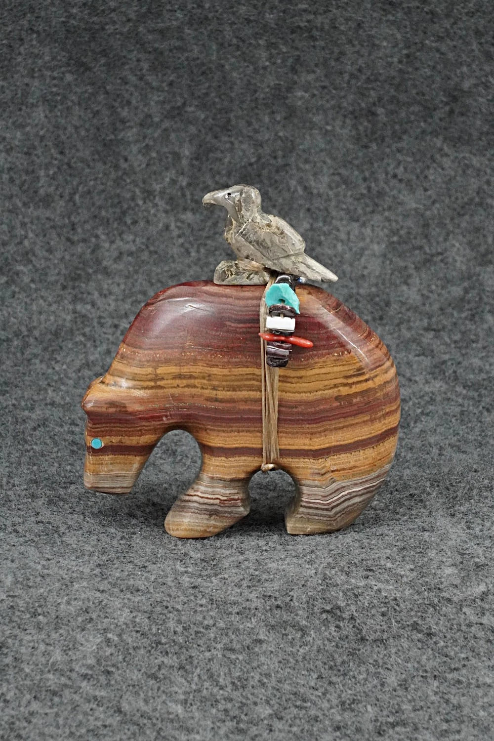 Bear Zuni Fetish Carving - Fernando Laiwakete
