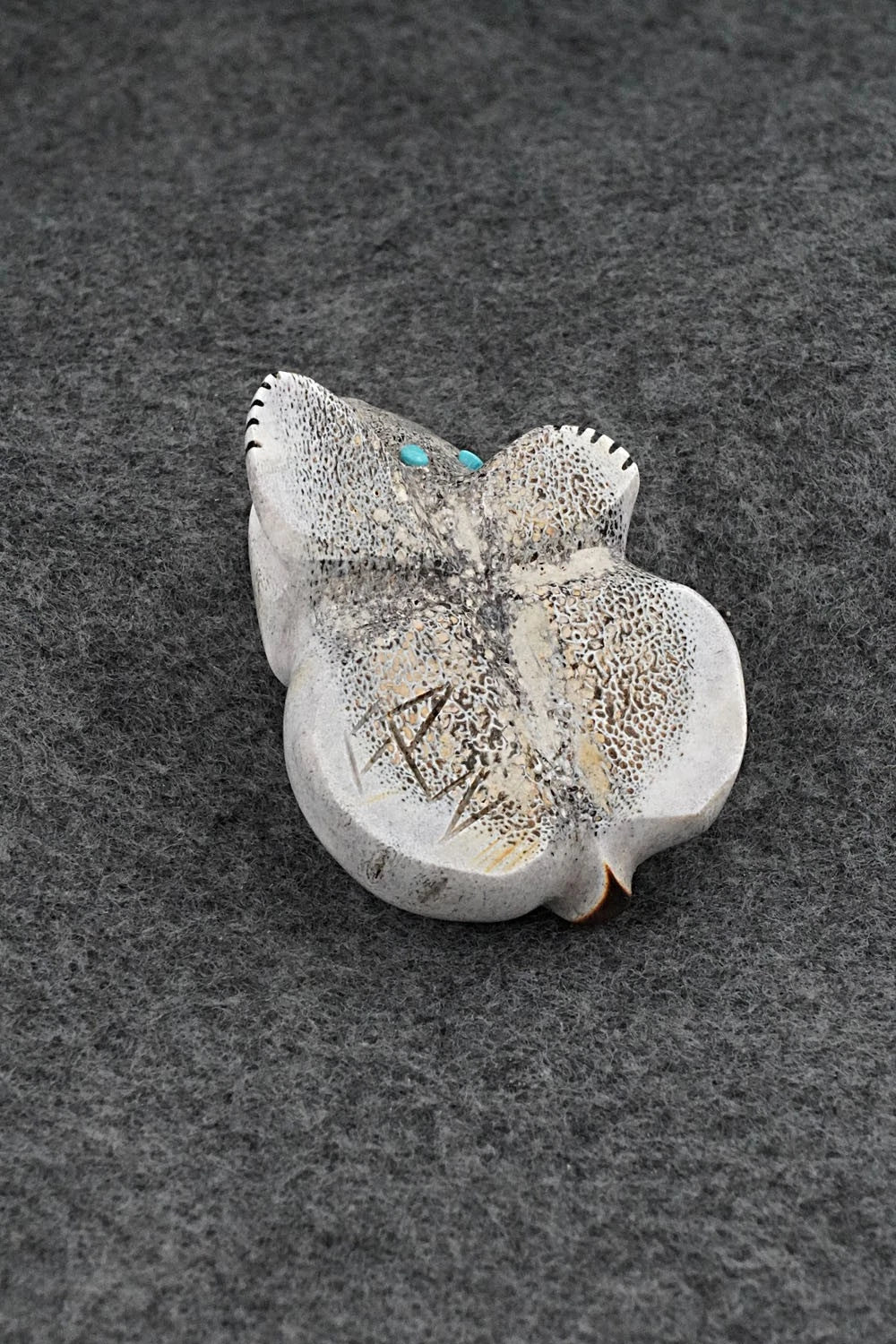 Bear Zuni Fetish Carving - Claudia Peina