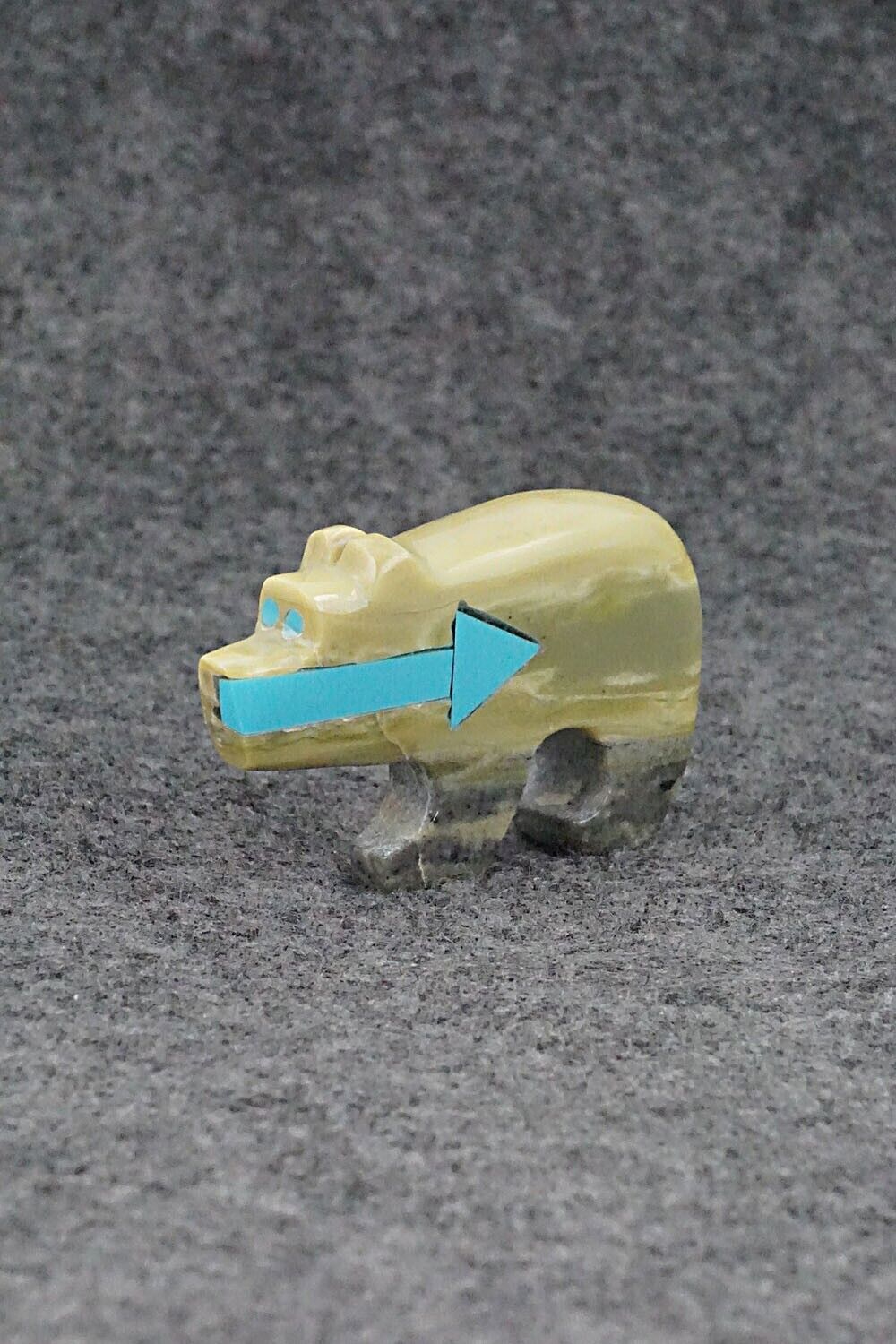 Bear Zuni Fetish Carving - Bernard Laiwakete