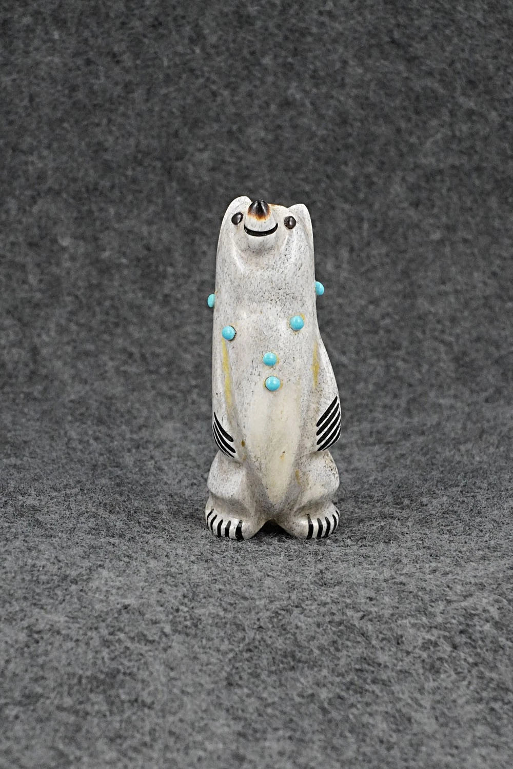 Bear Zuni Fetish Carving - Claudia Peina