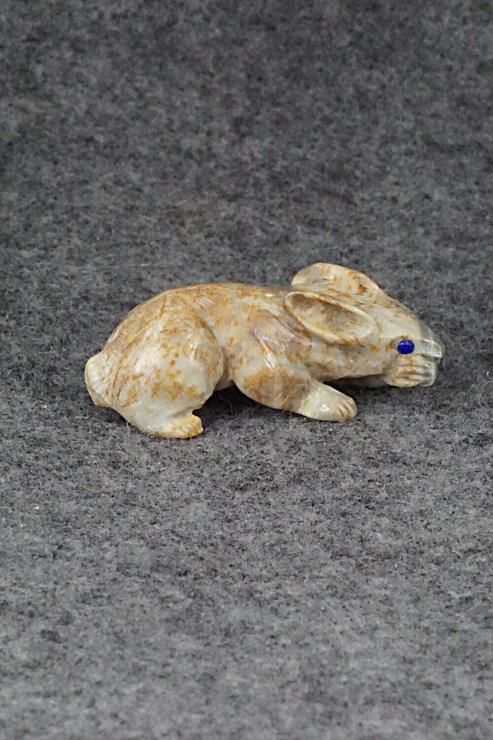 Rabbit Zuni Fetish Carving - Lance Cheama