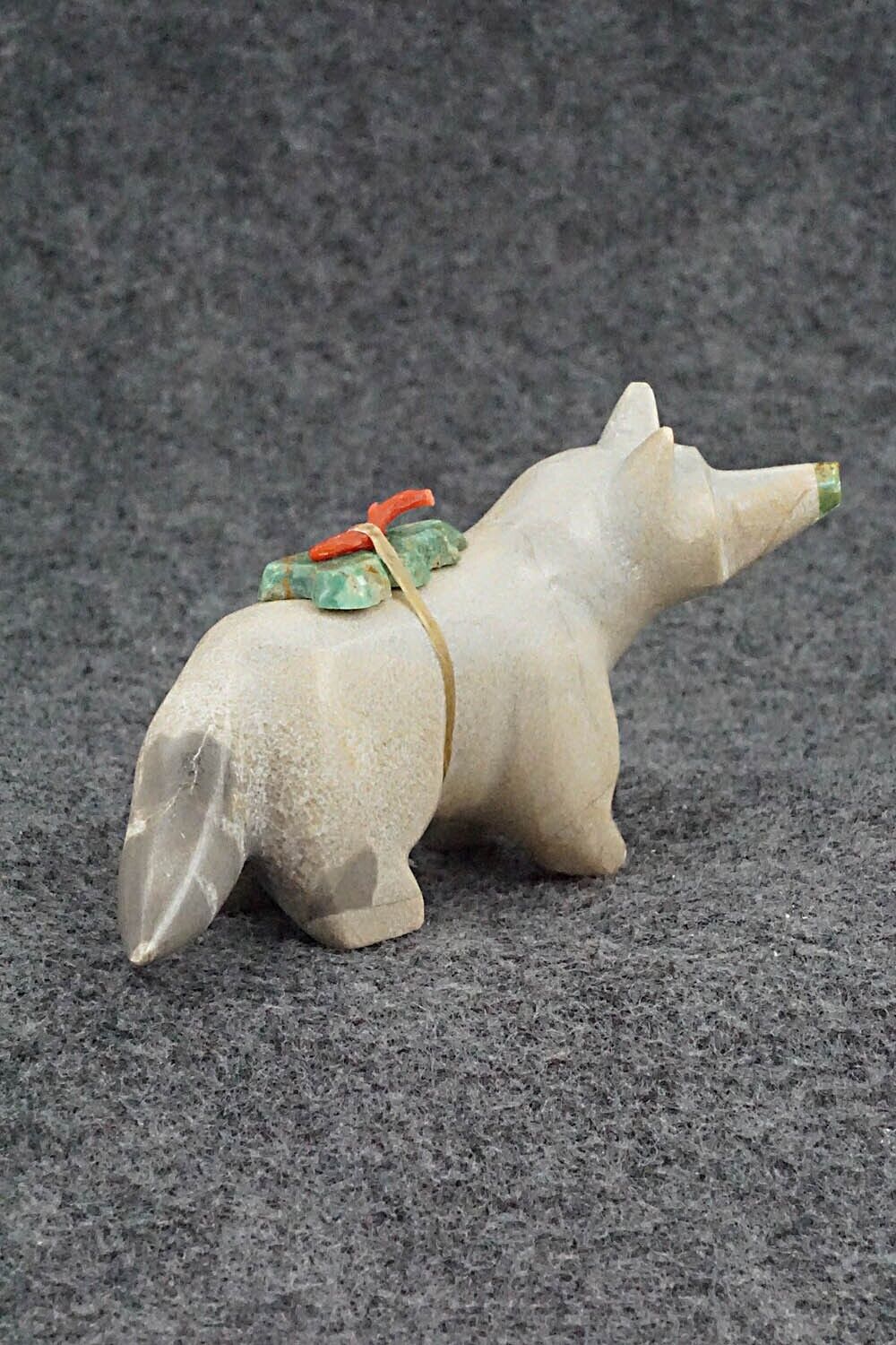 Wolf Zuni Fetish Carving - Enrike Leekya