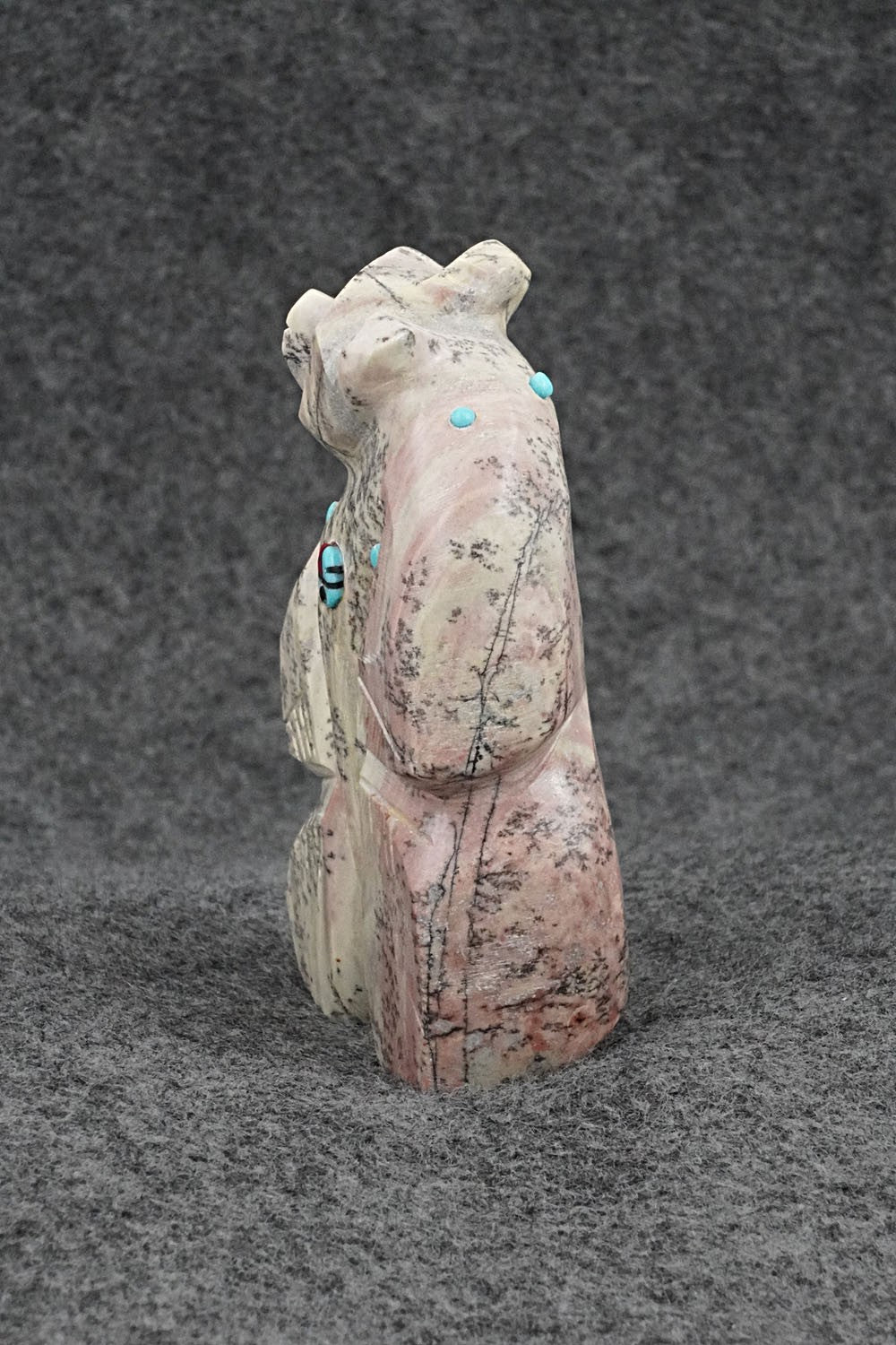 Bear Zuni Fetish Carving - Danette Laate