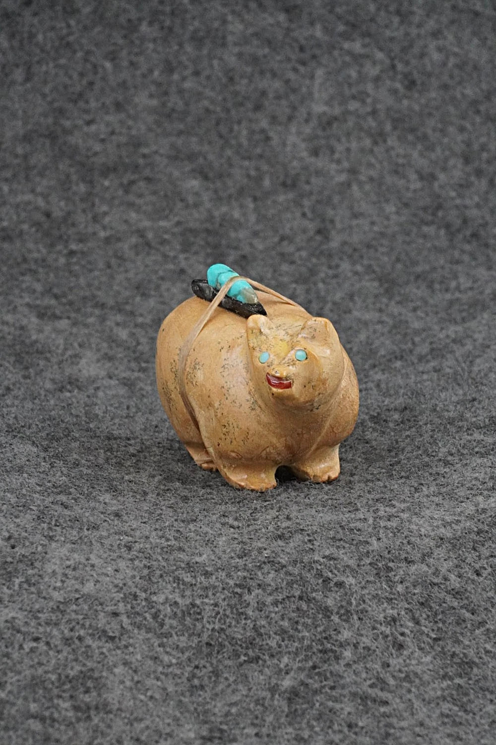 Bear Zuni Fetish Carving - Freddie Leekya
