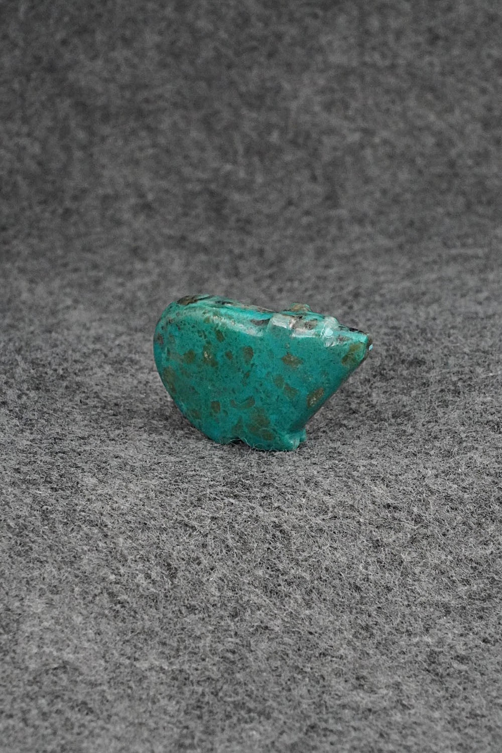 Bear Zuni Fetish Carving - Abby Quam Panteah