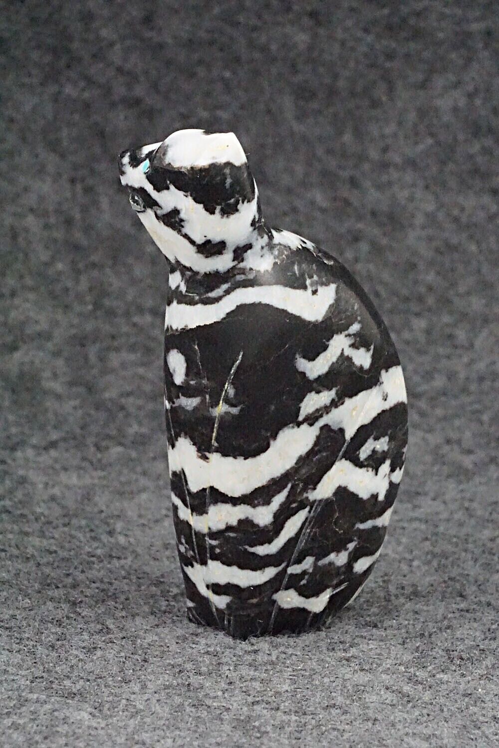Bear Zuni Fetish Carving - Daphne Quam